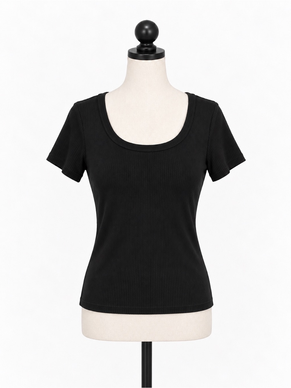 Black Ribbed Scoop Neck T-Shirt – Size Large